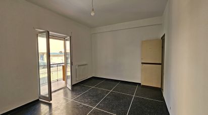 Four-room apartment of 98 m² in Genova (16149)