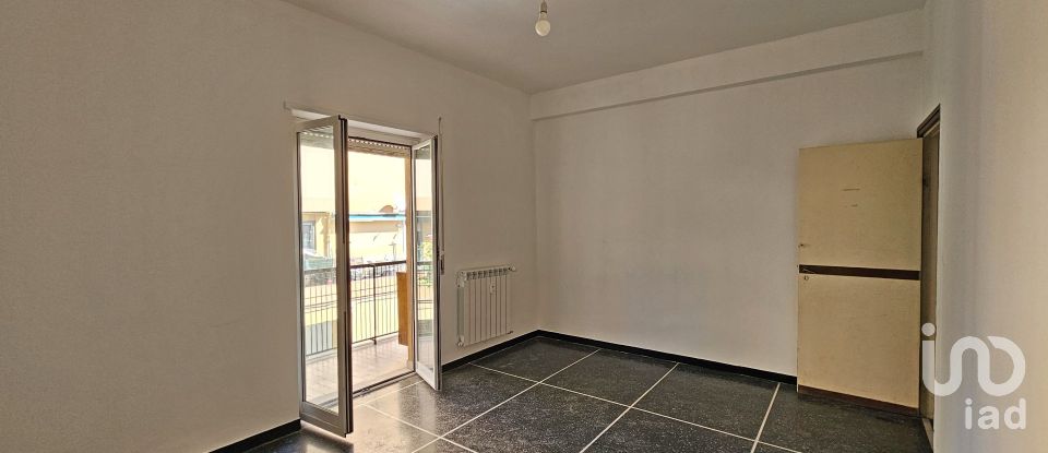 Four-room apartment of 98 m² in Genova (16149)