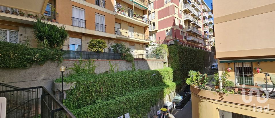 Four-room apartment of 98 m² in Genova (16149)