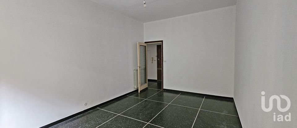 Four-room apartment of 98 m² in Genova (16149)