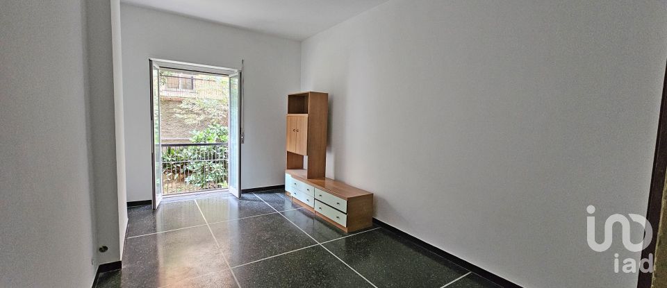 Four-room apartment of 98 m² in Genova (16149)