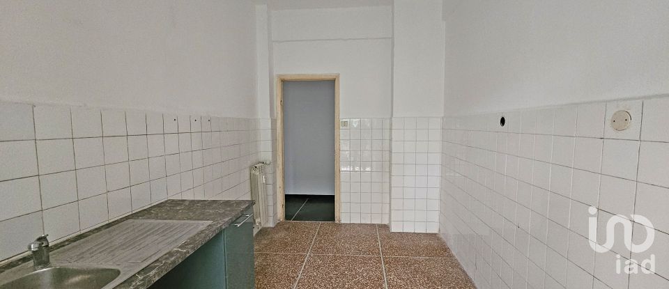 Four-room apartment of 98 m² in Genova (16149)