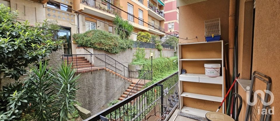 Four-room apartment of 98 m² in Genova (16149)