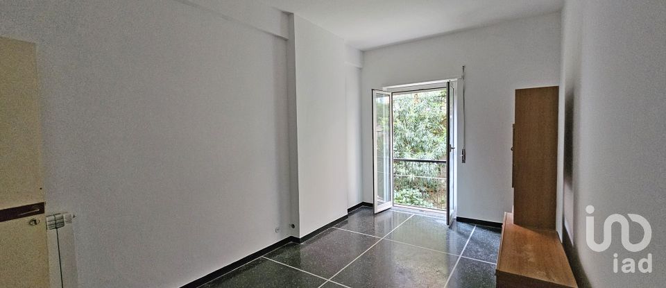 Four-room apartment of 98 m² in Genova (16149)