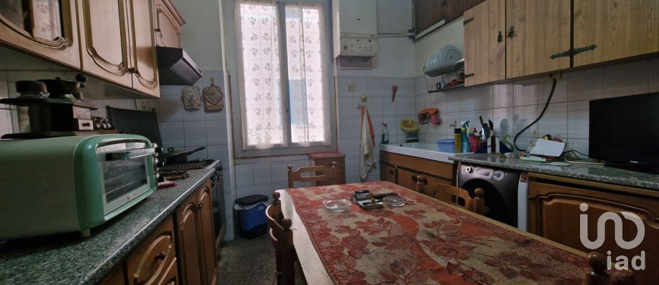 Apartment 0 rooms of 90 m² in Genova (16137)