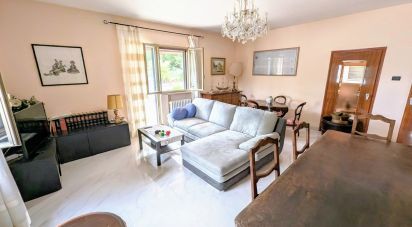 Farm 7 rooms of 244 m² in Bugnara (67030)