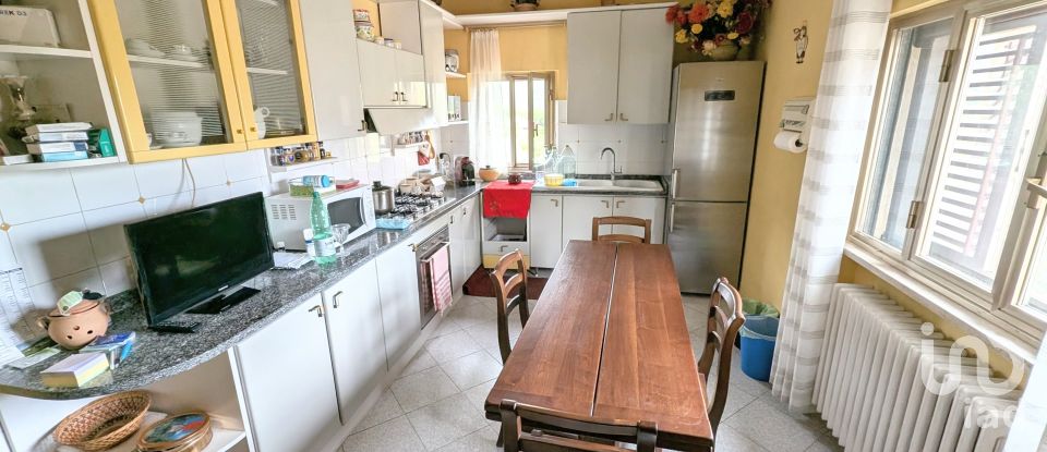 Villa 7 locali di 244 m² in Bugnara (67030)