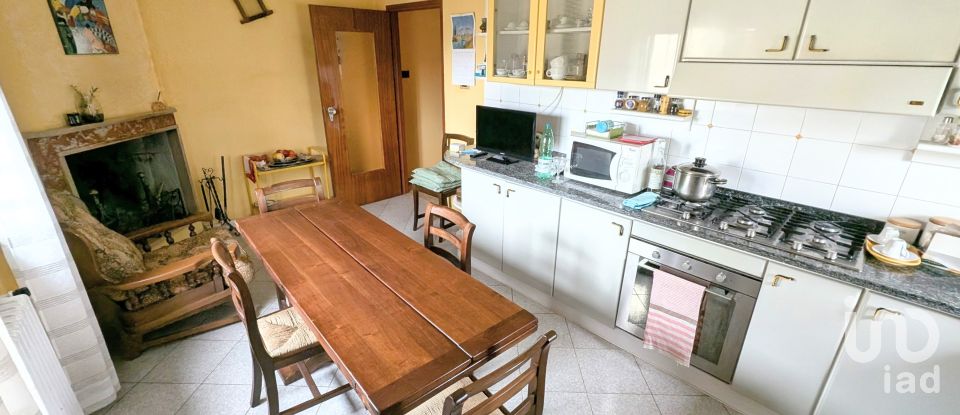 Villa 7 locali di 244 m² in Bugnara (67030)