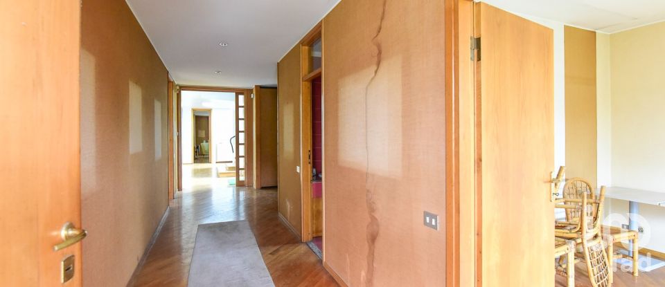 Villa 9 locali di 967 m² in Carugo (22060)