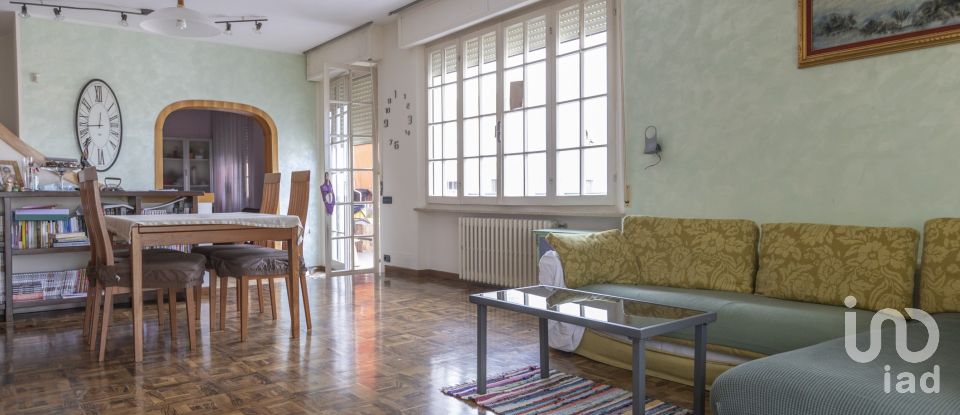 Apartment 0 rooms of 220 m² in Montegranaro (63812)