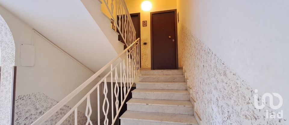 Four-room apartment of 98 m² in Campofelice di Roccella (90010)