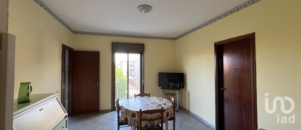 Four-room apartment of 98 m² in Campofelice di Roccella (90010)