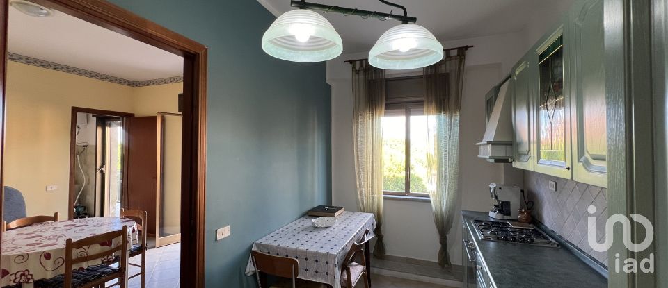 Four-room apartment of 98 m² in Campofelice di Roccella (90010)