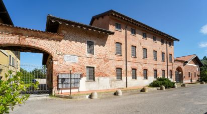 Four-room apartment of 170 m² in Milano (20153)