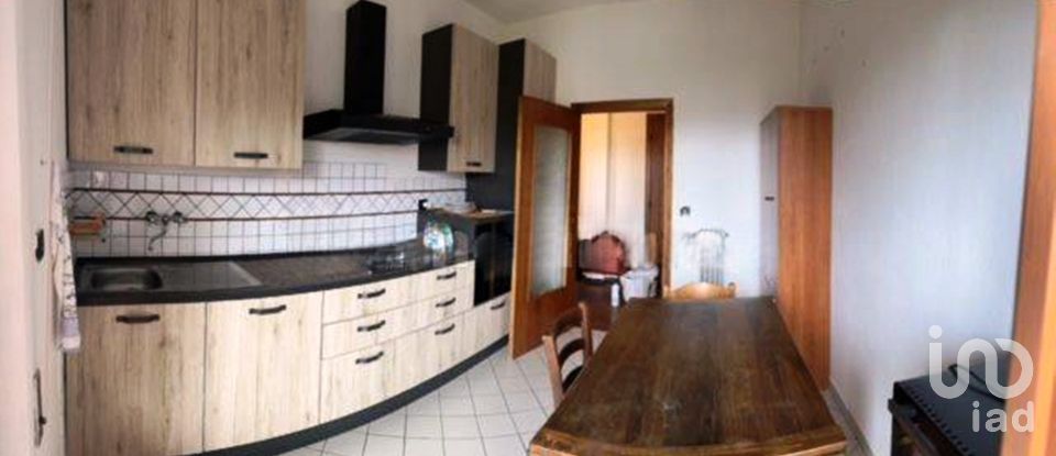 Block of flats 4 rooms of 110 m² in Scansano (58054)