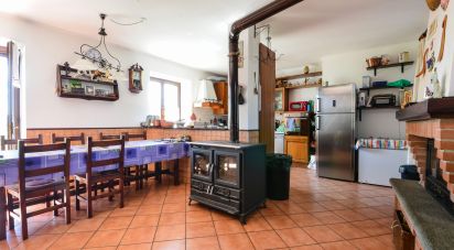 Casa 20 locali di 450 m² in Montezemolo (12070)