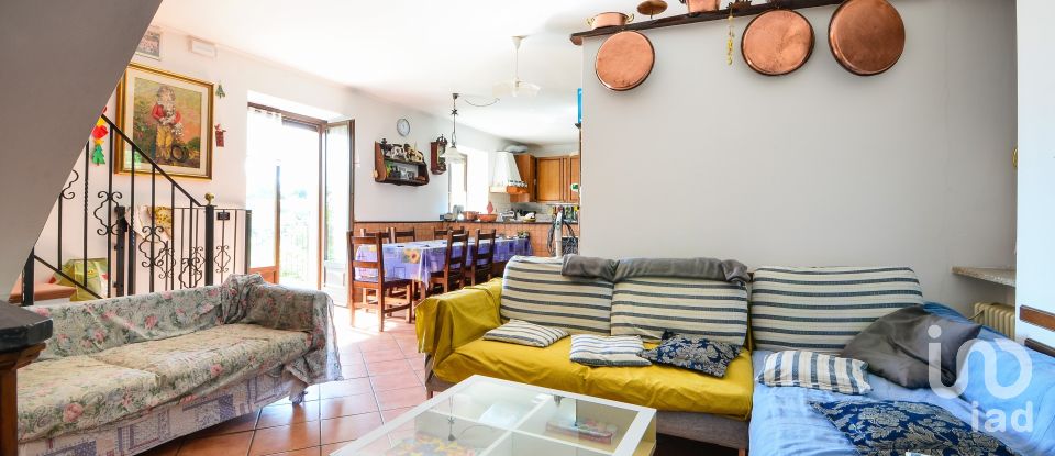 Casa 20 locali di 450 m² in Montezemolo (12070)