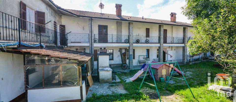 Casa 20 locali di 450 m² in Montezemolo (12070)