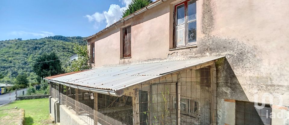 Casa 5 locali di 61 m² in Neirone (16040)