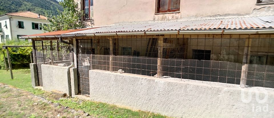 Casa 5 locali di 61 m² in Neirone (16040)