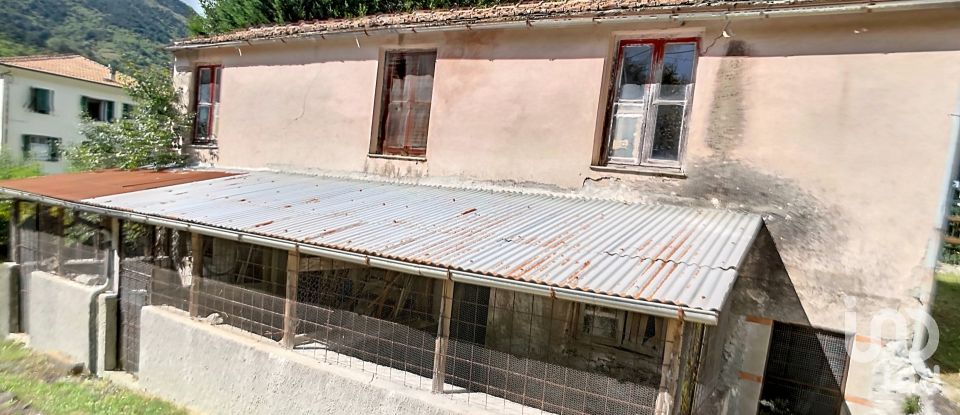 Casa 5 locali di 61 m² in Neirone (16040)