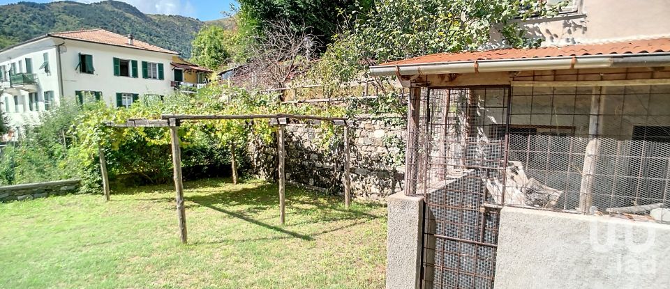 Casa 5 locali di 61 m² in Neirone (16040)