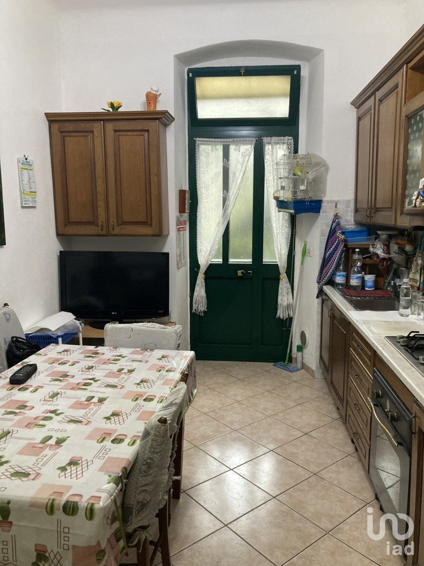 Appartamento 6 locali di 94 m² a Genova (16155)