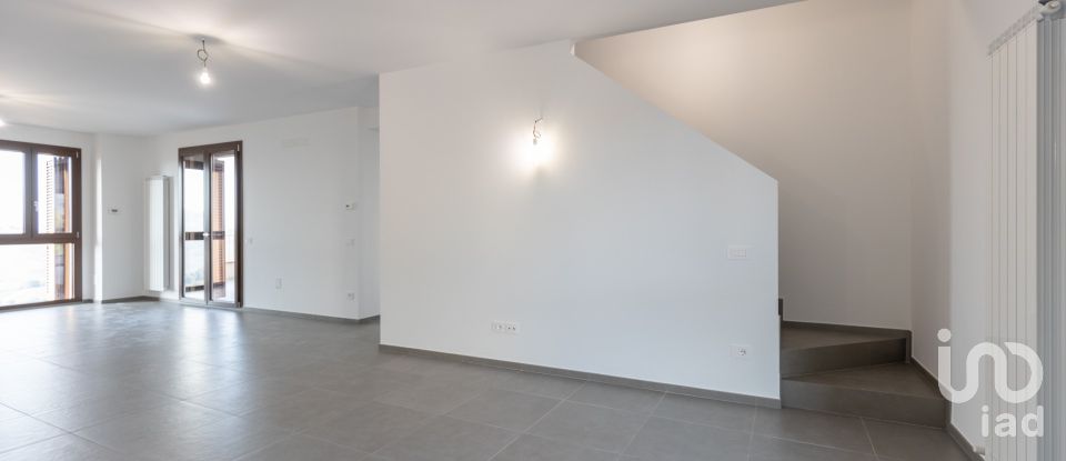 Loft 5 rooms of 181 m² in Urbisaglia (62010)