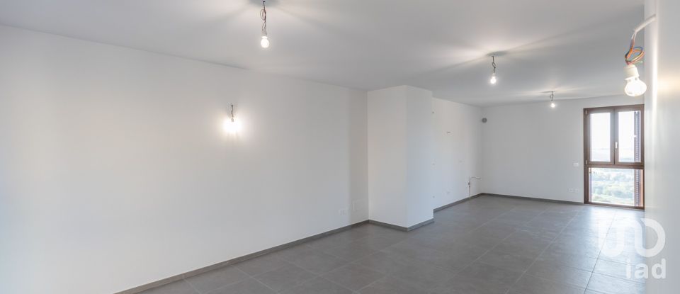 Loft 5 rooms of 181 m² in Urbisaglia (62010)