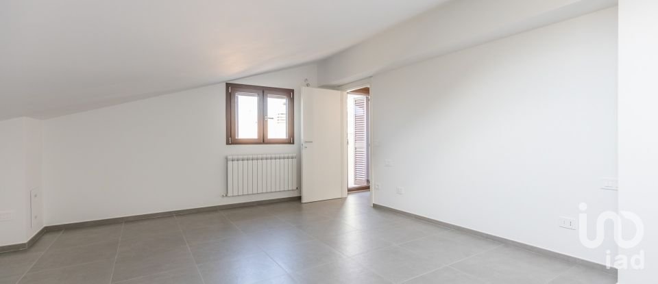 Loft 5 rooms of 181 m² in Urbisaglia (62010)