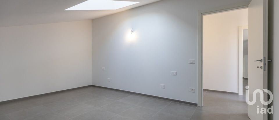 Loft 5 rooms of 148 m² in Urbisaglia (62010)