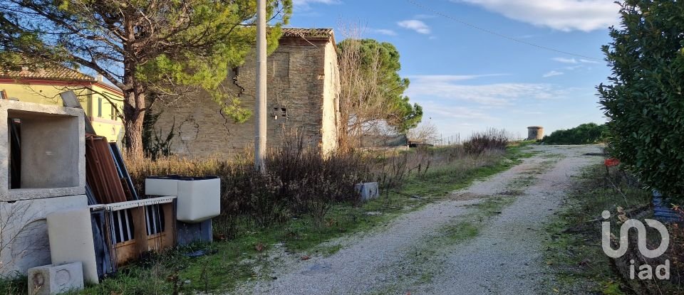 Land of 1,500 m² in Castelfidardo (60022)