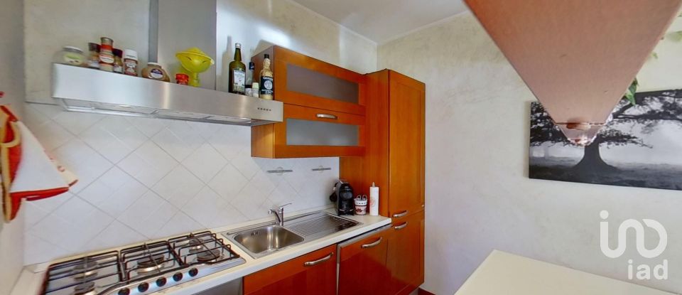 Three-room apartment of 80 m² in Genova (16127)