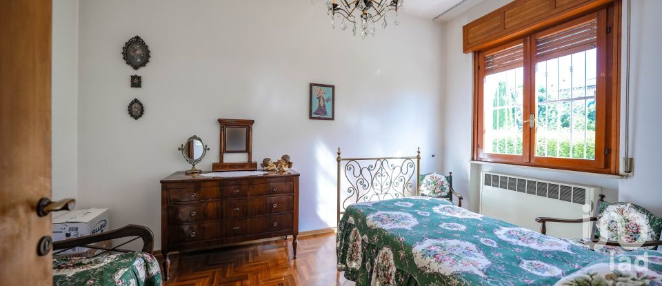 Casa indipendente 11 locali di 400 m² in Forlimpopoli (47034)