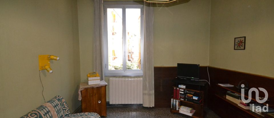 Apartment 7 rooms of 110 m² in Genova (16154)