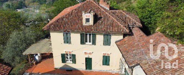 Casa 10 locali di 245 m² in Santa Vittoria d'Alba (12069)