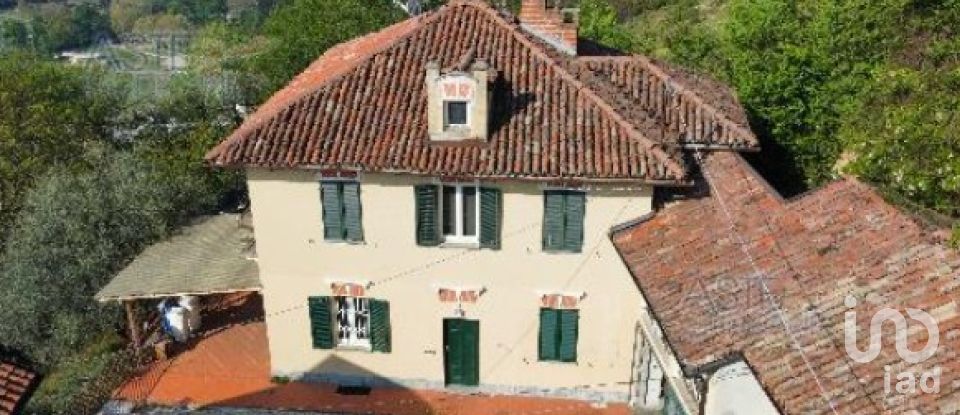 Casa 10 locali di 245 m² in Santa Vittoria d'Alba (12069)