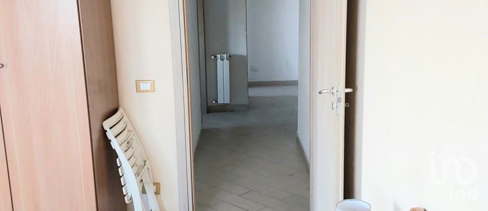 Appartamento 5 locali di 120 m² a Pomezia (00040)