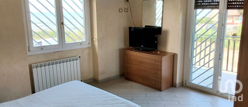 Appartamento 5 locali di 120 m² a Pomezia (00040)