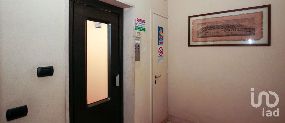 Appartamento 8 locali di 117 m² a Genova (16131)