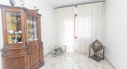 Apartment 5 rooms of 95 m² in Genova (16154)