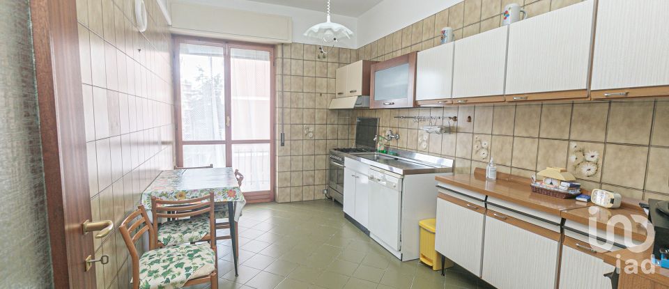 Appartamento 0 locali di 95 m² a Genova (16154)