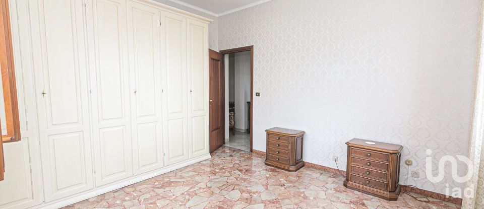 Apartment 0 rooms of 95 m² in Genova (16154)