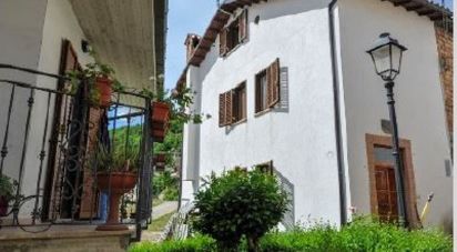 Casa indipendente 4 locali di 80 m² in Valle Castellana (64010)