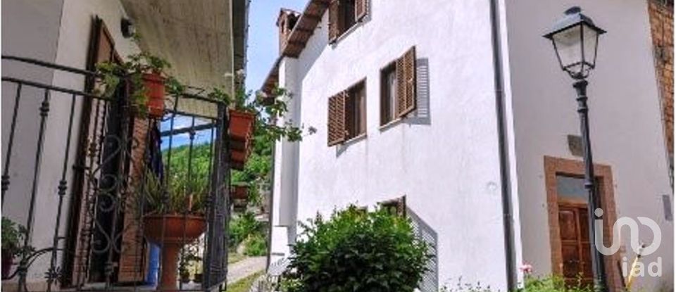 Casa indipendente 4 locali di 80 m² in Valle Castellana (64010)