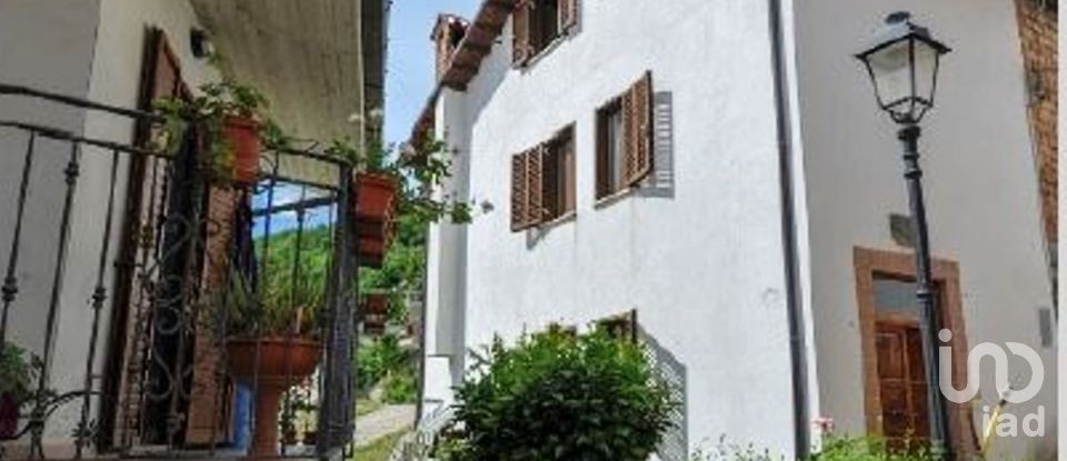 Casa indipendente 4 locali di 80 m² in Valle Castellana (64010)