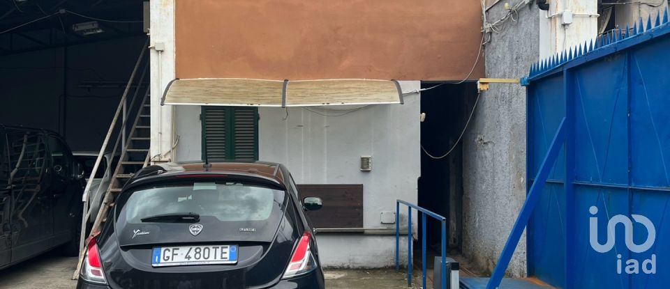 Varie superfici di 812 m² in Genova (16153)