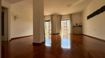 Four-room apartment of 110 m² in Genova (16131)