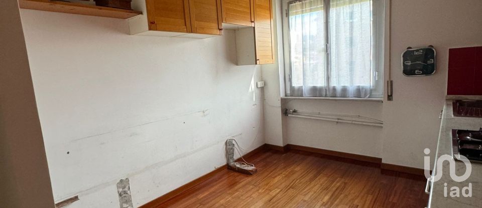 Four-room apartment of 110 m² in Genova (16131)