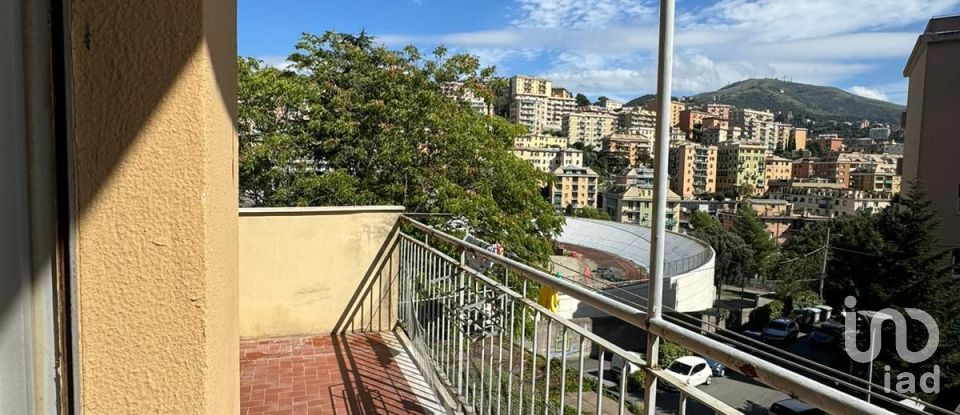 Four-room apartment of 110 m² in Genova (16131)